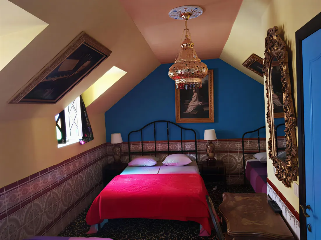 Single room with warm Moroccan-inspired accents at Hotel Mozart Brussels